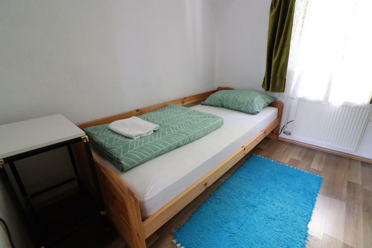 Guesthouse Veles Slovenska Bistrica Esterno foto