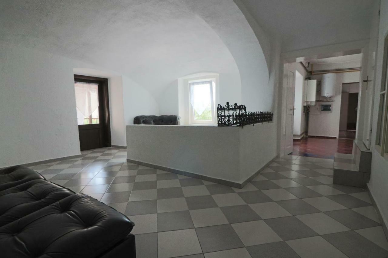 Guesthouse Veles Slovenska Bistrica Esterno foto